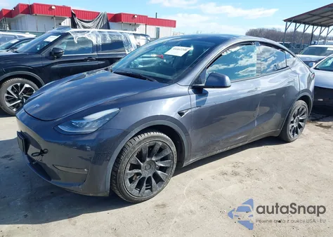 2022 Tesla Model Y Long Range Dual Motor All-Wheel Drive z USA, uszkodzony, nr VIN 7SAYGDEE7NF363949
